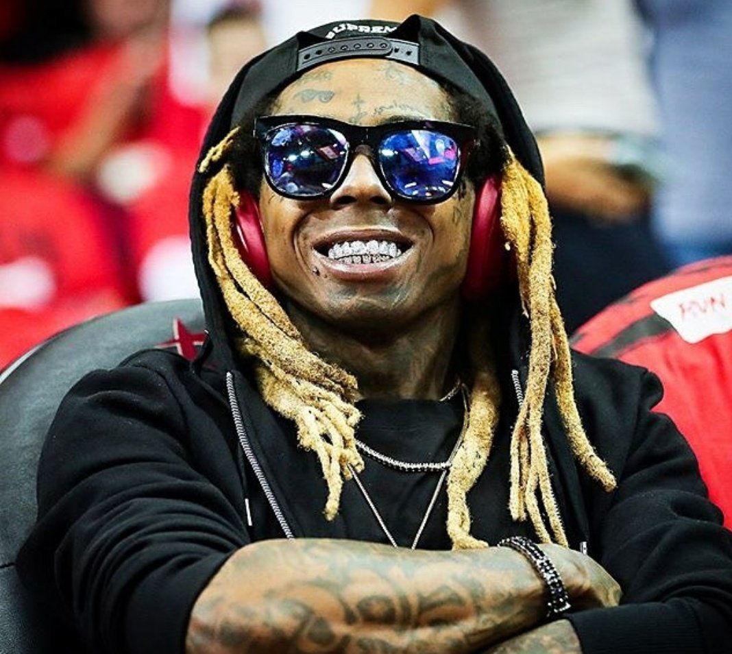 YoungTunechiYM's tweet photo. In case y'all missed @LilTunechi take the #FirstShot for charity in last night's #Rockets #Warriors playoff game, here are some pics! RT! #YM #FreeC5 #FreeWeezy #YoungMoney #TeamTunechi #YMFCMB #NBAPlayoffs #DubNation #Rockets #NBA https://t.co/w8ZYedqIuE