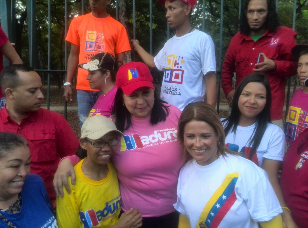 GiselaR_Moran's tweet photo. Morán presente en el Gran Cierre de Campaña del Candidato del Frente Amplio de la Patria @NicolasMaduro, en compañía de Nuestra Gobernadora @gestionperfecta y el Pueblo aguerrido de Morán. #VenezuelaVotaPorMaduro  #PorLaPazYProsperidadVota https://t.co/MocE7PKR2O
