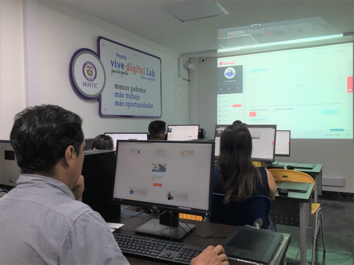 ParquesoftMet's tweet photo. Que mejor lugar y tiempo para aprender de #Ecommerce...que en el #DìaDelInternet, con los duros de #Komercia​, en el @PvdLabVillavo ​ de #ParqueSoftMeta...Genial!! https://t.co/sI23j6Q1kU