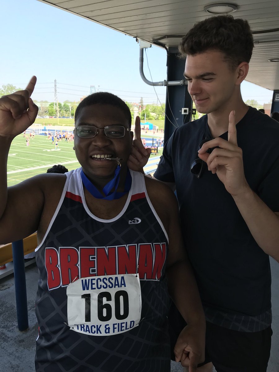 CoachKainz's tweet photo. Top 3 performances:
Jr girls 4x100m relay finished 3rd
Dante Daniels finished 3rd in javelin
Dane Gillis finished 2nd in javelin
and.....”The Haitian Sensation”, the “Running Rhino”, Bidhialyn Sanon who finished 1st in the blind 100m. 
S/O to Zach Dilworth his guide #chirp https://t.co/V23ijyZBrt