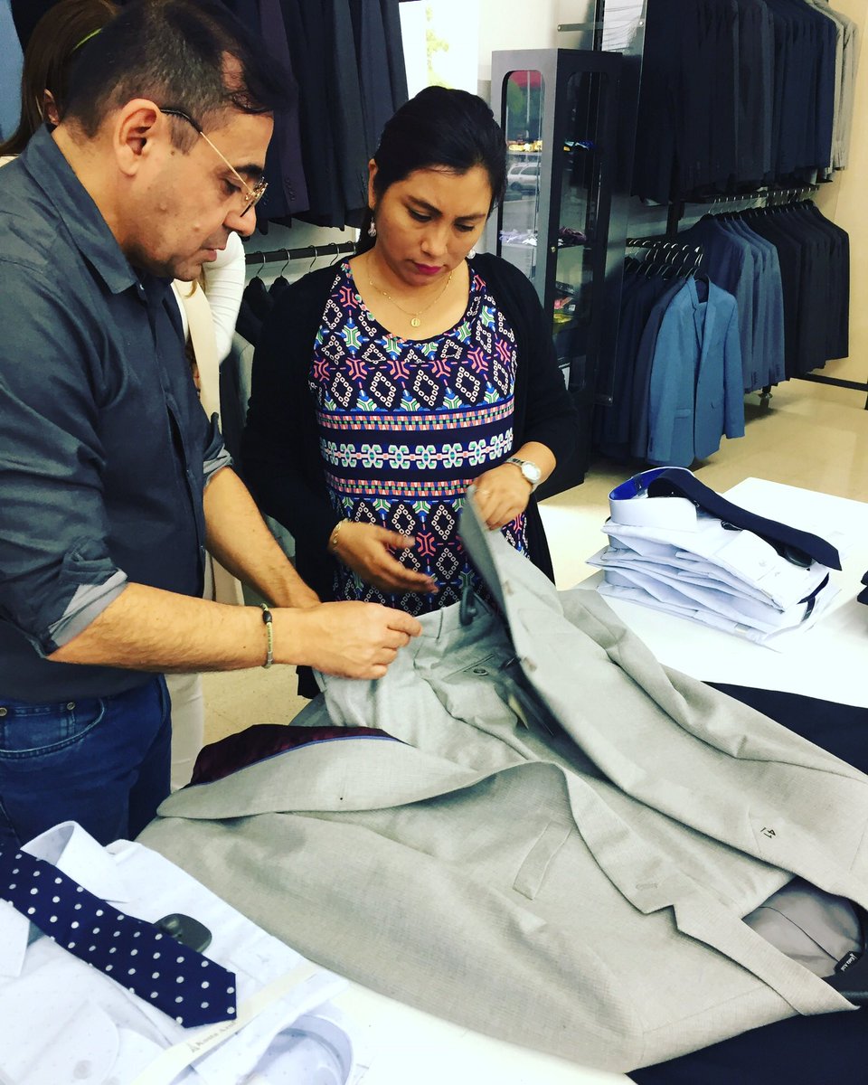 Santiago_DLRC's tweet photo. iniciamos #EjeModa2018 con la visita de compradores internacionales a la región. #PuntadaColombia
#Fashion #SistemaModa #ModaColombia #Trending #Trends #ColombiaStitch Invitados a visitar la feria en el Hotel Movich de #pereira @camara_dosqueb  @PROCOLOMBIACO https://t.co/xr4TpAuG6e