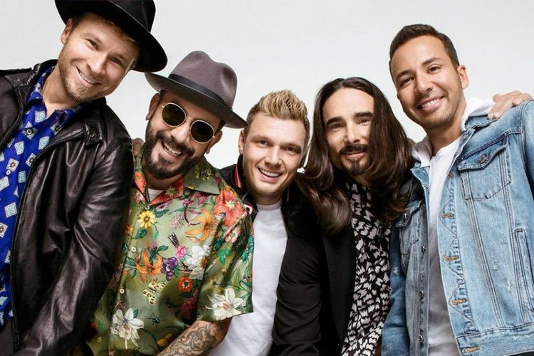 alfa913fm's tweet photo. ¡El regreso de los Backstreet Boys después de 5 años! 'Don't Go Breaking My Heart' 😍 ¿Qué te pareció la canción? -> https://t.co/CTz1EEtGEb https://t.co/O3sRjrK5I8
