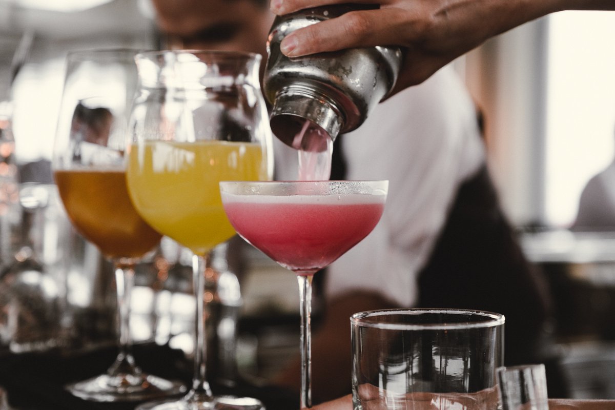 LogicRestaurant's tweet photo. Family Dining. ✅ 
Sports Bars. ✅ 
Breakfast Spots. ✅ 
Catering Companies. ✅

Mobile Bars? ✅

We work with all types of restaurants, and it was a pleasure helping Bar 2 U create a site as fun and unique as their concept. 
Check it out! ----> https://t.co/Nw1t5f1iTb https://t.co/zL6Ki0TqeZ
