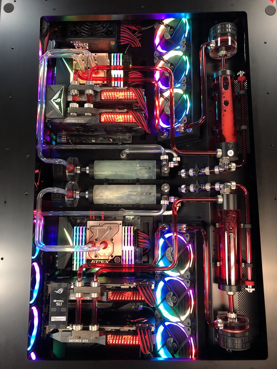 CLXGaming's tweet image. RETWEET this for a chance to win one of FIVE $10,000 Extreme Gaming Rigs. @CybertronPC #IntelRigChallenge
 
We added easily accessible fill and drain ports/ valves on our extreme rig. Fill from the top and drain from the bottom. no hassle.
 
#CLXGaming #evokethegods