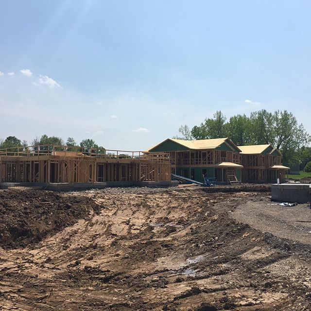 BigBearUSMCVet's tweet photo. #wny Farmlngton Gardens is up and out of the ground! 16 buildings in total to be framed with @huberwood #ziprsheathing #zipsystem and #AdvanTech Subfloor w/ #advantechsubflooradhesive .
.
.
#framer meeting today discussing upcoming window install with #z… https://t.co/yjr1qllSMS https://t.co/IfT5bh86JP