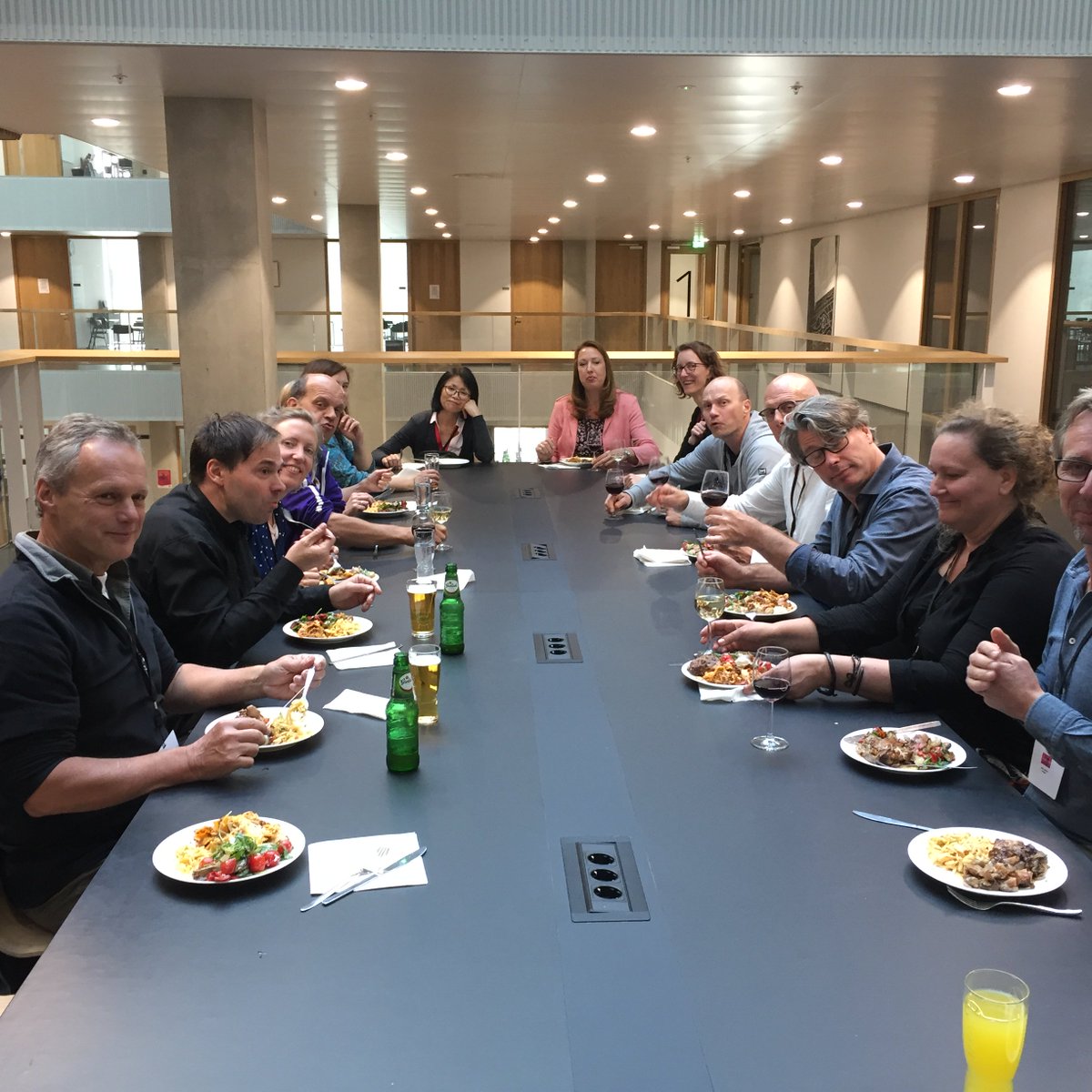 Met een eigen festivalkrant, paradepaardjes voor de sessieleiders, onderwijsparadIJS en enthousiaste collega’s 😍 <a href="/onderwijsparade/">HRonderwijsparade</a>