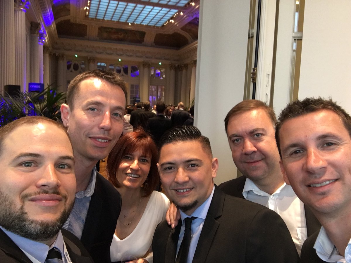 Christof_Pepin's tweet image. Soirée partenaire @SophosFrance #sophospc @provectio @shaokoum @MainettiRegis @OlivierAchin @PriouxVincent @galodesarah @BiarritzCongres @Ville2Biarritz