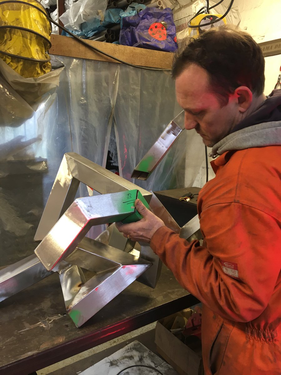 PMSA_Sculpture's tweet photo. "Precision work! for the sculpture’s complicated shape, three different pieces had to be constructed and welded together like a complex jigsaw puzzle.." Student @learosekara #studiovisit to #PMSAmentor @jrewild VPRBS OUR #PMSAmentoring programme READ her BLOG SOON! #PMSAeducation https://t.co/J6B1e80oYZ