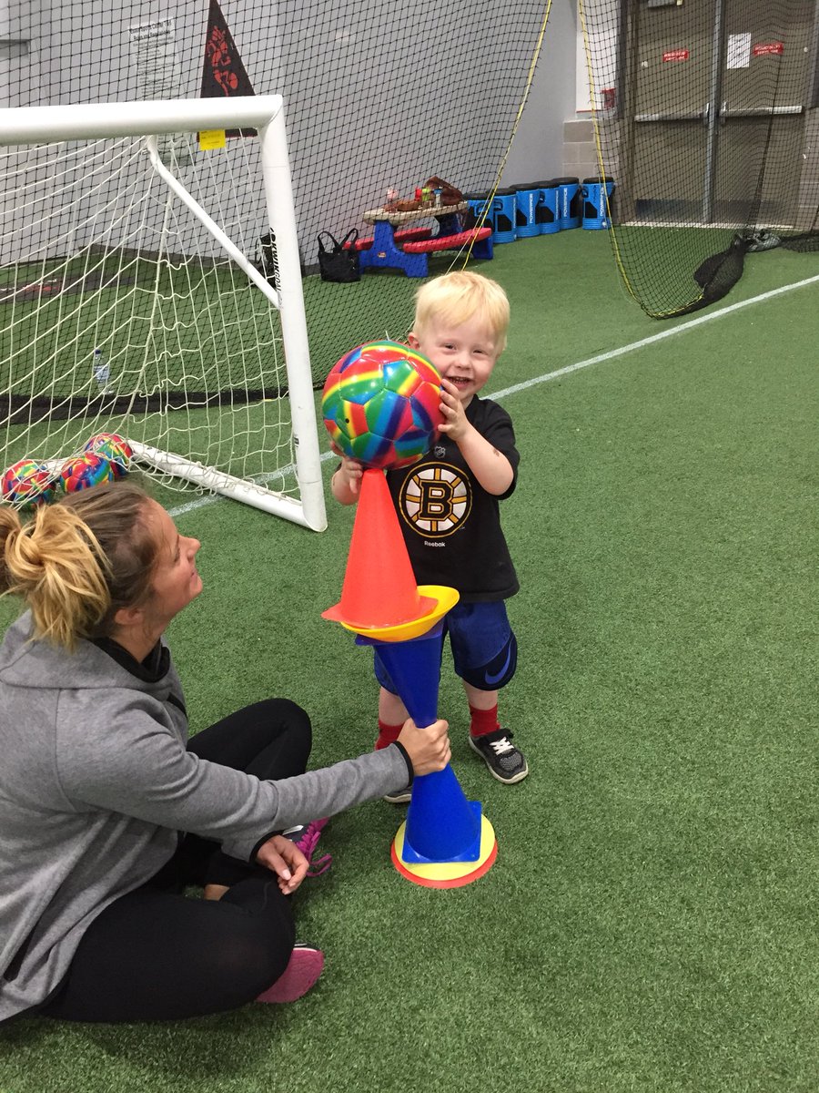 AztecAcadU3_U8's tweet photo. Gross motor skills, fine motor skills. Learning to listen and follow direction. These Teddies (toddlers) have learned so much in 8 weeks. #ComePlayWithUs #Proud Registration is open for summer: https://t.co/tOAZztRU2S https://t.co/fhqjRWDft8