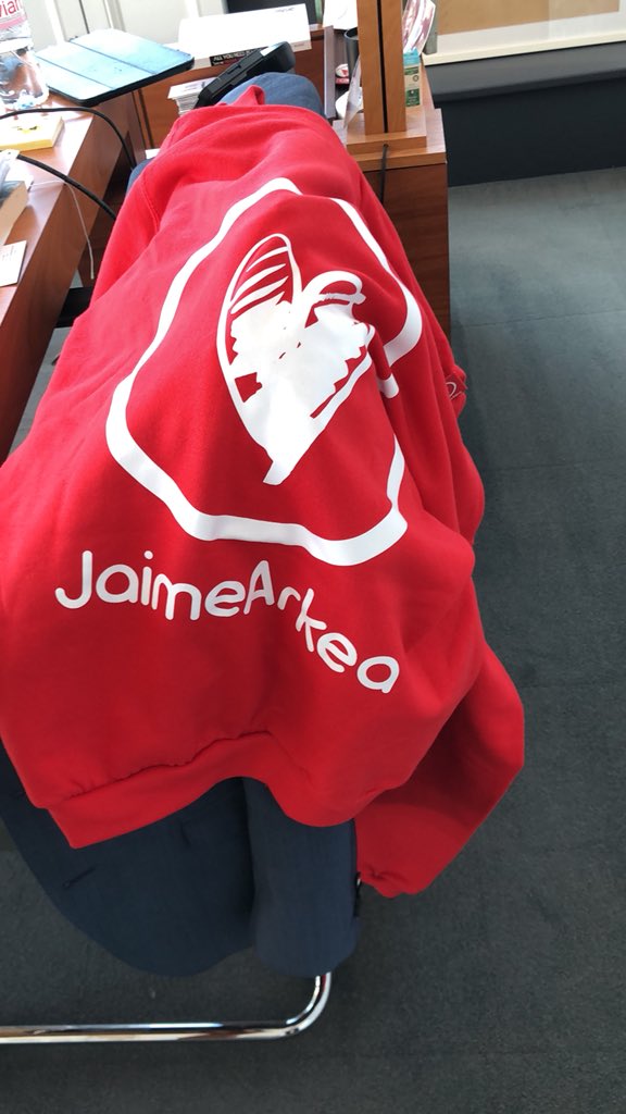 Un jour, je pourrai dire, j’y étais ✅ ! 6 000 personnes, 6 000 sourires, une belle détermination au nom du respect de ce que nous sommes, pour notre avenir 🔝 #arkeaIndependant #emotion cc <a href="/JaimeCMArkea/">.</a>