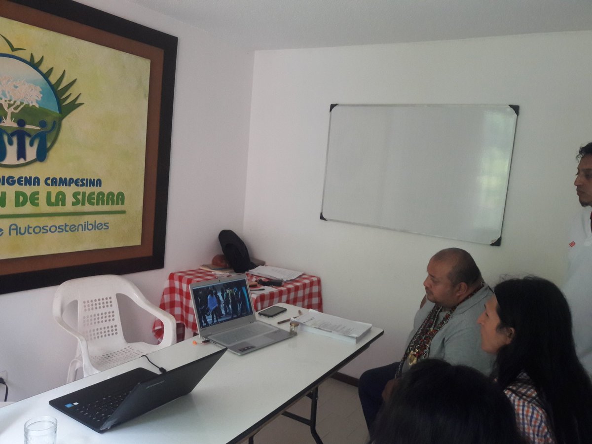 AICGJS's tweet image. Hoy tuvimos la fortuna de conocer a @PonyAndres; su talento es admirable, esperamos que sea posible contar con su apoyo para seguir construyendo #etnodesarrollo en nuestro #GranJardíndelaSierra.