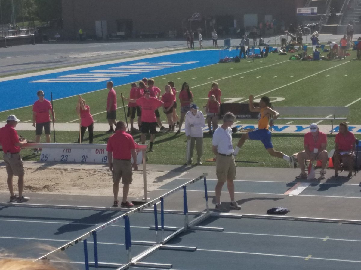 MrSeussical's tweet image. @mstmboystrack was well represented at state thanks to Kyle qualifying for long jump. Fun watching this guy compete all year long. #EffortOverEgo #GoDevils