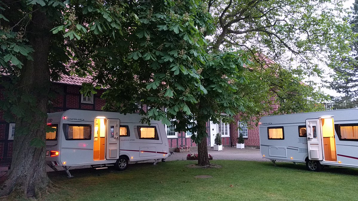 VakKriebels's tweet photo. Het wordt steeds sfeervoller bij LMC. https://t.co/A2H1l254rs