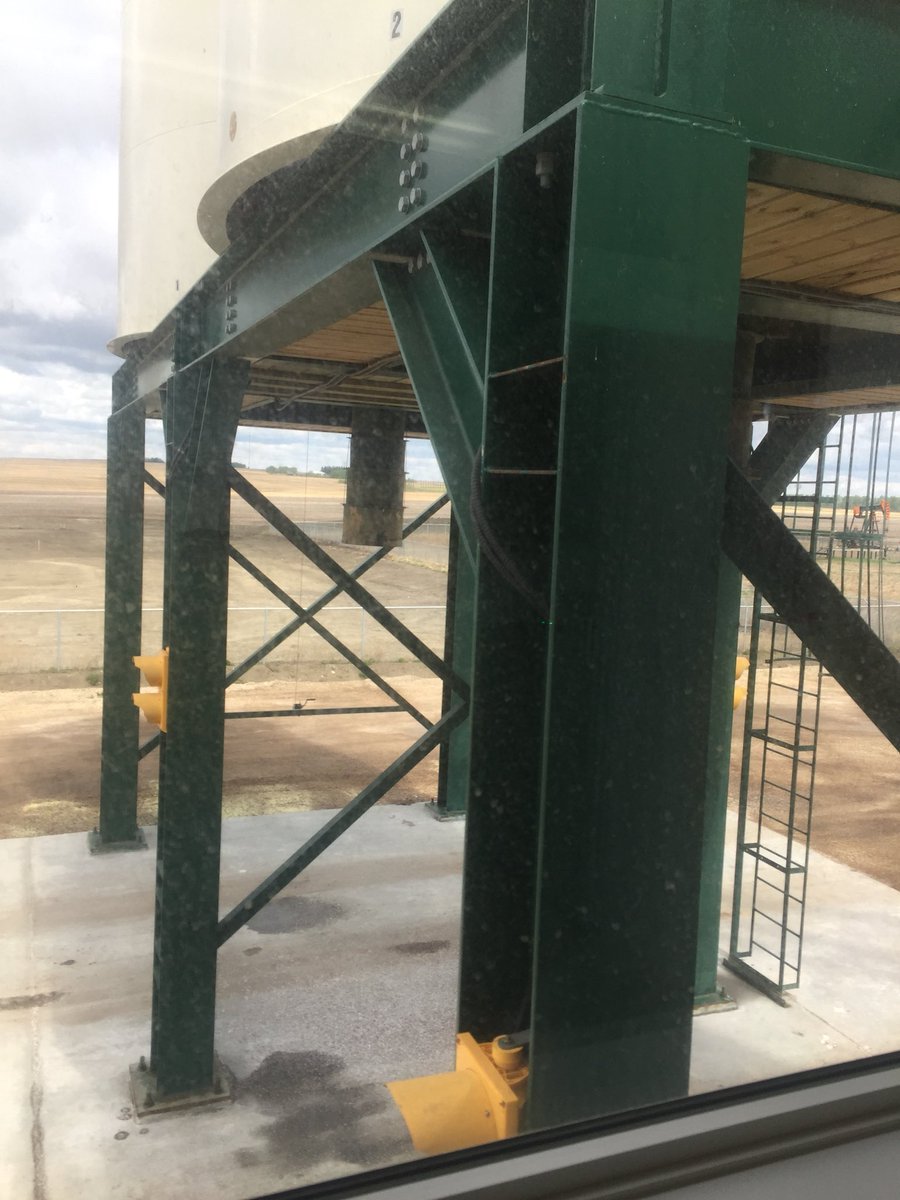 alaynaschmidt's tweet photo. Spending a couple hours hanging out in the fert shed with @UFA_SexsmithGP &amp; @channott ! Guys picking up fert, come up for some lunch! #blendbabyblend https://t.co/6KuZGuDlJx