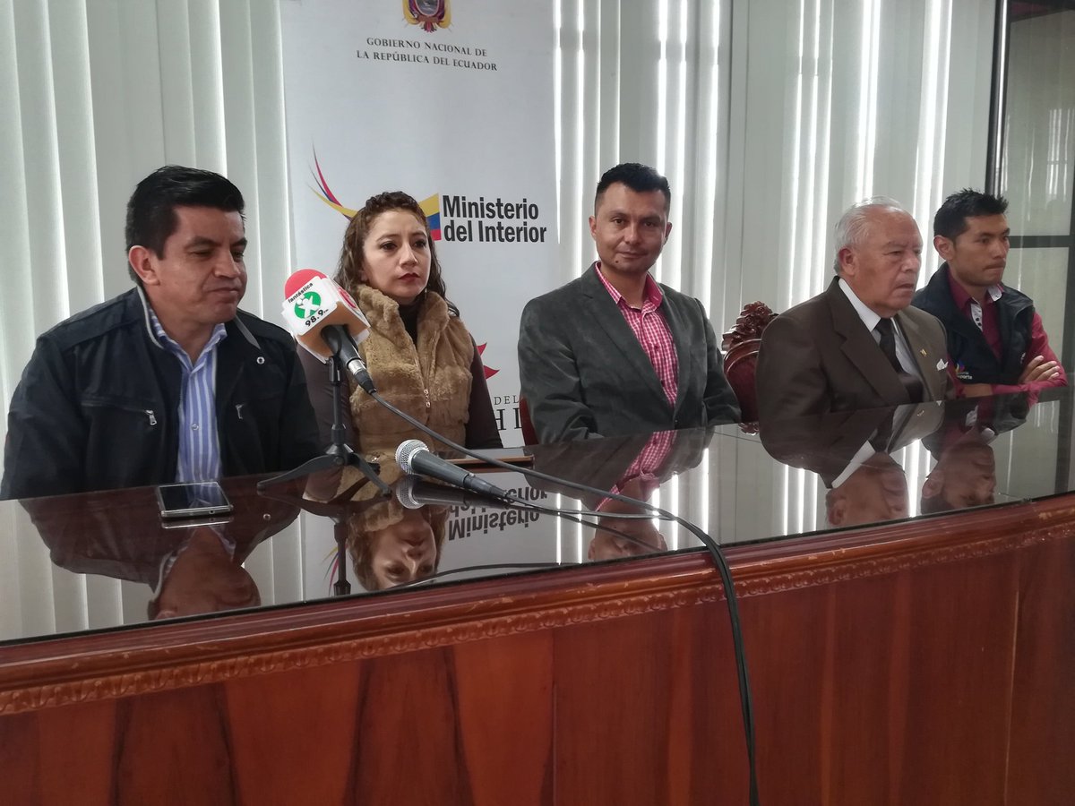 GoberCarchi's tweet photo. Gobernador de Carchi, Alex Cruz, conjuntamente con Federación Deportiva de Carchi, se manifestó que se ha realizado los trámites y documentación de manera oficial al Presidente de la República, para que se decrete el 12 de mayo como "Día Nacional del Ciclismo". https://t.co/huFdUb9PC8