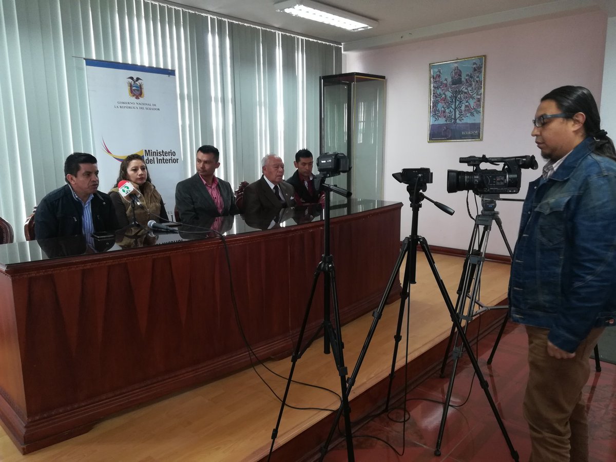 GoberCarchi's tweet photo. Gobernador de Carchi, Alex Cruz, conjuntamente con Federación Deportiva de Carchi, se manifestó que se ha realizado los trámites y documentación de manera oficial al Presidente de la República, para que se decrete el 12 de mayo como "Día Nacional del Ciclismo". https://t.co/huFdUb9PC8