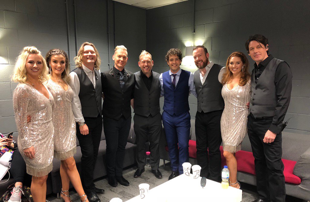leemeadofficial's tweet image. Missed a pic with the lovely @TheJaneMcDonald tonight but here are her amazing band and Backing vocalists :)