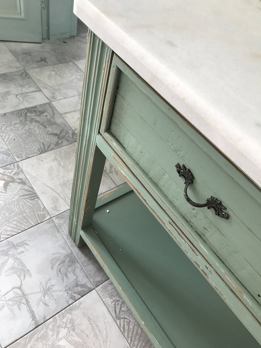Tec_Cre8's tweet photo. Fabulous Furniture moving into hotel our project https://t.co/54tBC77ATG
