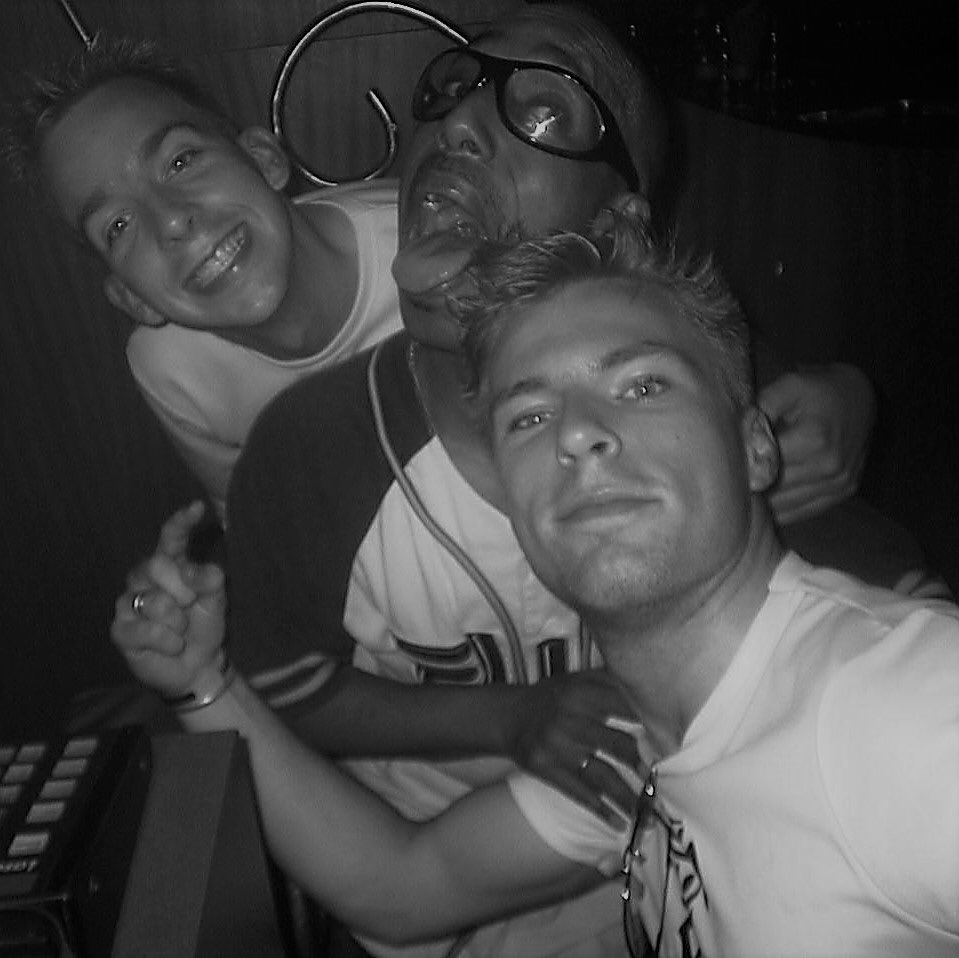 DjSpoonNL's tweet photo. Throwback to the early ‘00 with @TheDarkraver 

#tbt #throwbackthursday #freestyle #hardstyle #earlyrave #hardcore #harderstyles #hardstylefamily #dj #spoon #djspoon #darkraver #party https://t.co/5Oghi2LYha