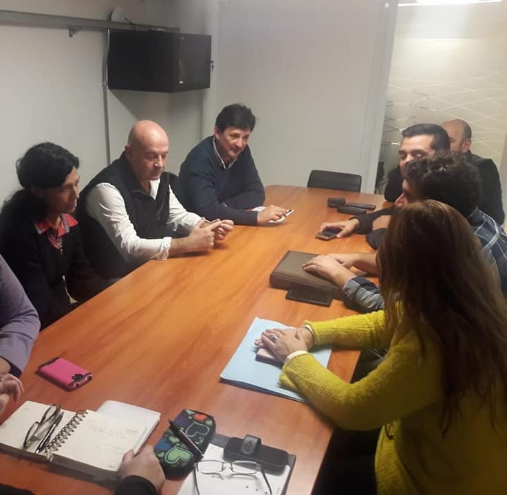 Junto a SUTEBA, ATE, FEB Y UPCN en la <a href="/defensoriaPBA/">Defensoría del Pueblo PBA</a> construyendo propuestas y buscando soluciones frente a la preocupante situación del servicio alimentario escolar en #Lanús.