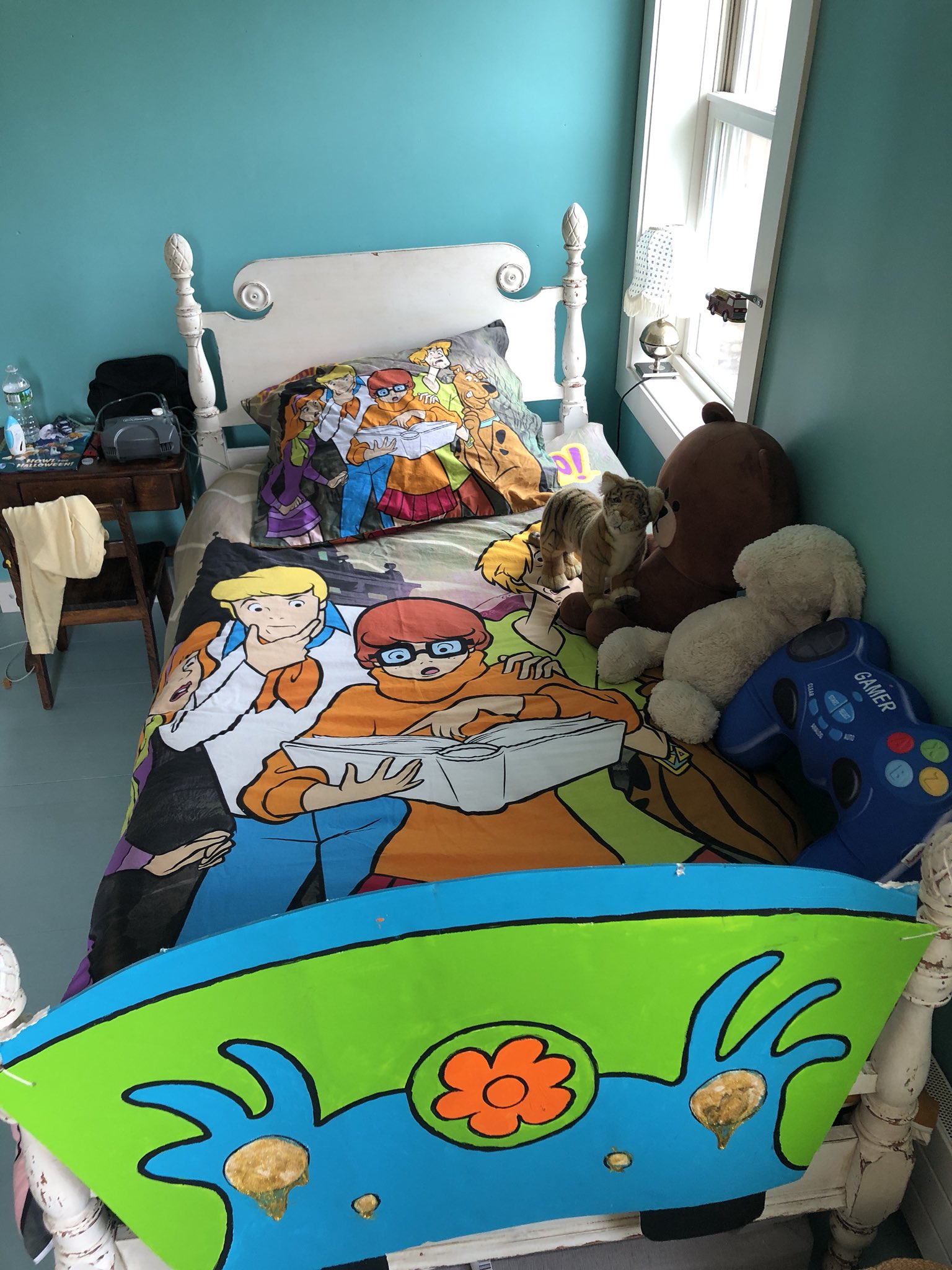 Jemima Kirke on X: Sometimes I feel bad for my kids that Ive gotten my tits  out for the sake of art. But having a mother with a BFA does have its