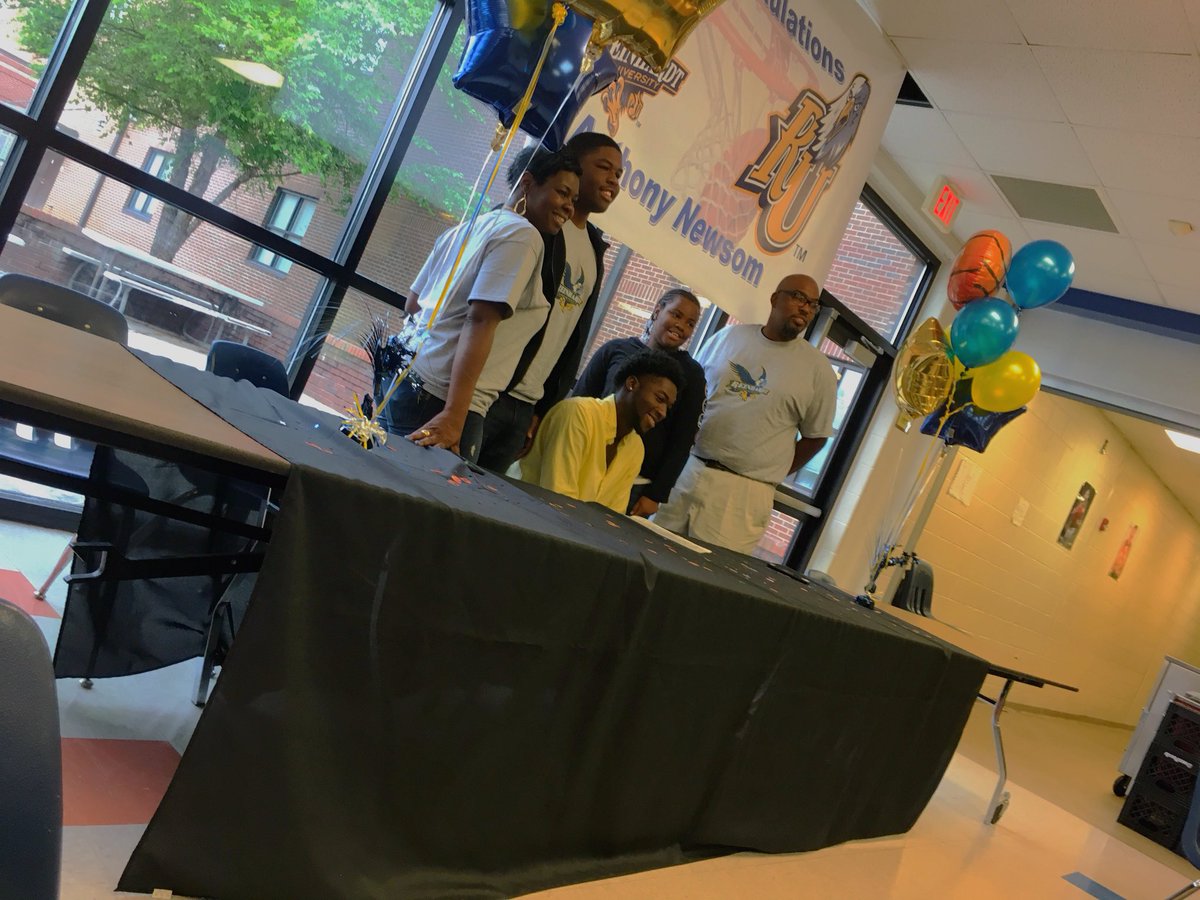 My Leagacy Legend tweet media