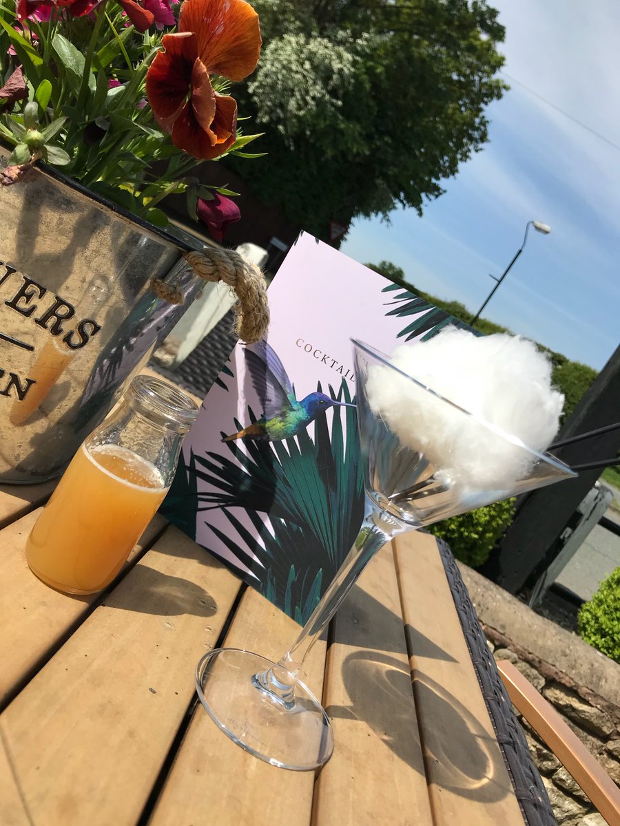 CockInnWishaw's tweet photo. Candy Floss Martini Day! Why not? https://t.co/o0nMuIN0Za