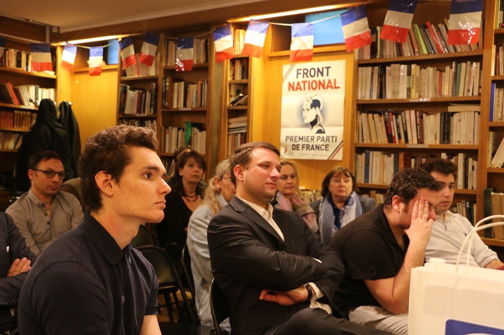 RNational_Paris's tweet photo. Christophe Versini : «La conscience écologique est noyée par des campagnes de propagande visant à culpabiliser les individus pour mieux exonérer le capitalisme et ses responsabilités.»
💡Le #FNParis se forme ce soir : Conférence sur l’écologie ✌🏼 https://t.co/gLVJnqme8R