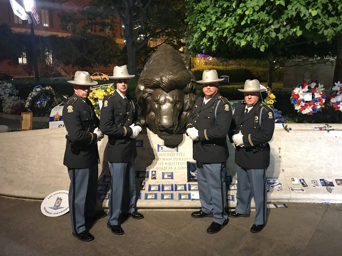 Our trip to DC ended with our #HonorGuard standing watch over the wreath with #ArkansasGameAndFish at the National Law Enforcement Memorial. 

We were honored to be able to be a small part of such an event. #ThinBlueLine  @NLEOMF #PoliceWeek #NeverForget