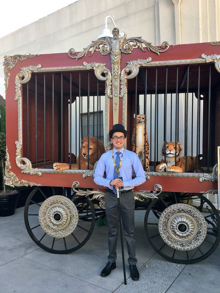 ijustinpham's tweet photo. They call me da pussy tamer #pimpcane #greatestshowman https://t.co/PbIuyayKWF