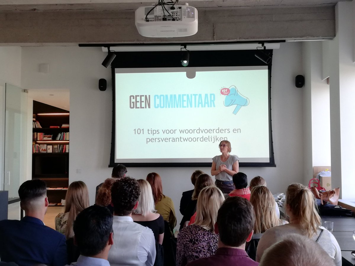koenmaertens's tweet photo. @PRAntwerpen boeiende @saravercauteren brengt ons in hogere sferen #geencommentaar #benieuwdnaaraldietips #PRAntwerpen #PRA #Antwerpen https://t.co/q5ZsdZ8nVz