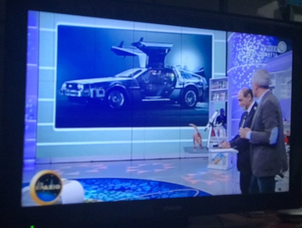 iosonolacora's tweet photo. Se nelle scorse edizioni #BigDrivers e @Pinetts avessero usato la #DeLorean invece del teletrasporto... #cespazio https://t.co/lWWrlA7JF3