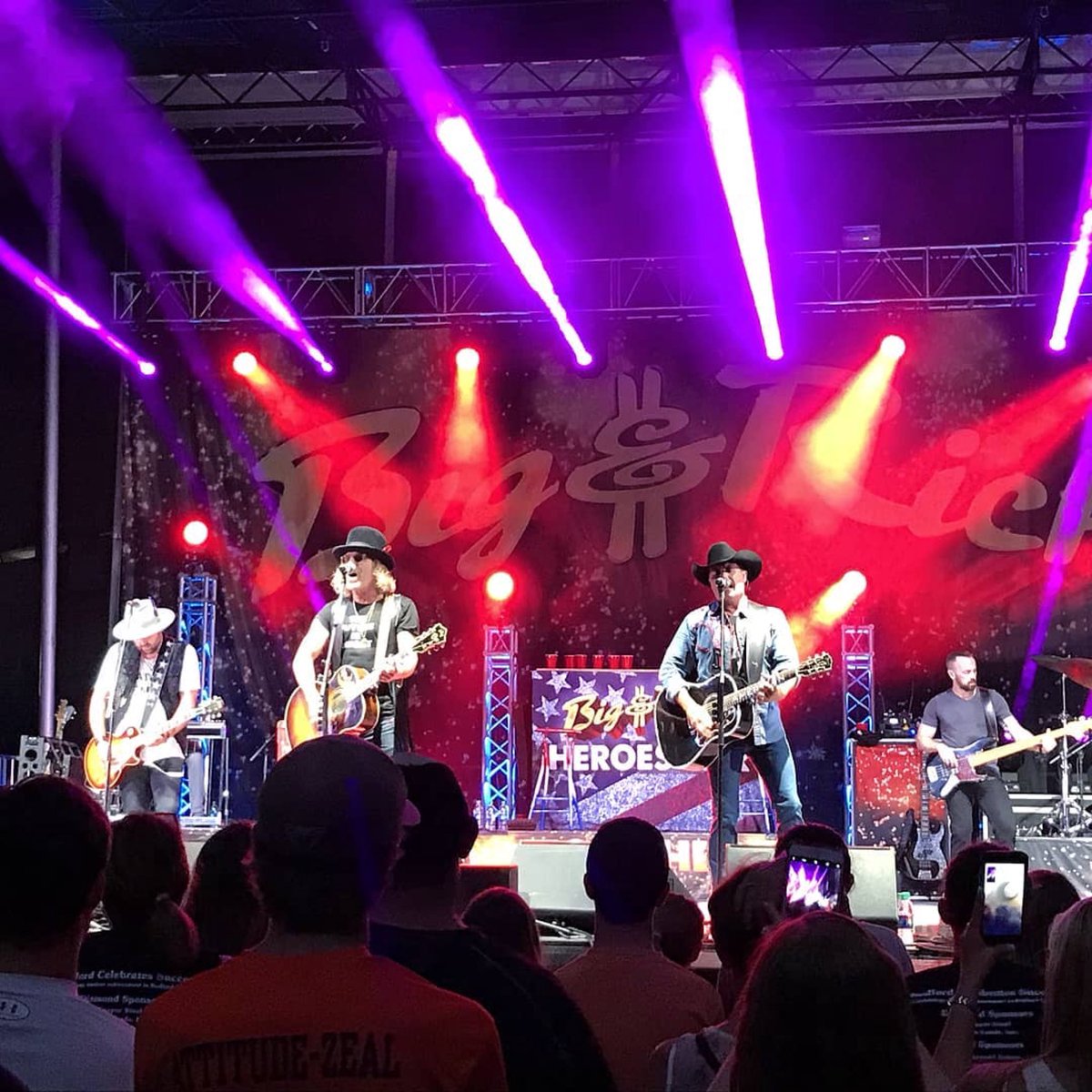 tpglive's tweet photo. Great show by @bigandrich in Shelbyville this week with @BrewcoMarketing and @MyersConcertPro #msgproduction #msgevents #Ateam #brewcomarketing #myerscp #bigandrich #shelbyville #concertproduction https://t.co/gJJpQK5VxB