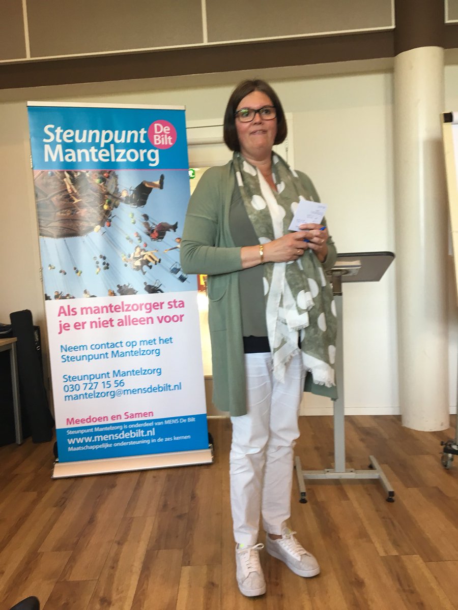 StpMantelzorgDB's tweet photo. Drukbezochte avond over #respijtzorg. Er is veel behoefte aan vervangende mantelzorg @GemDeBilt en aan kortdurend verblijf. Schrijnende verhalen, heldere signalen en duidelijke informatie van @MENSDeBilt en #Bilthuysen. https://t.co/ixgjxLC3OS