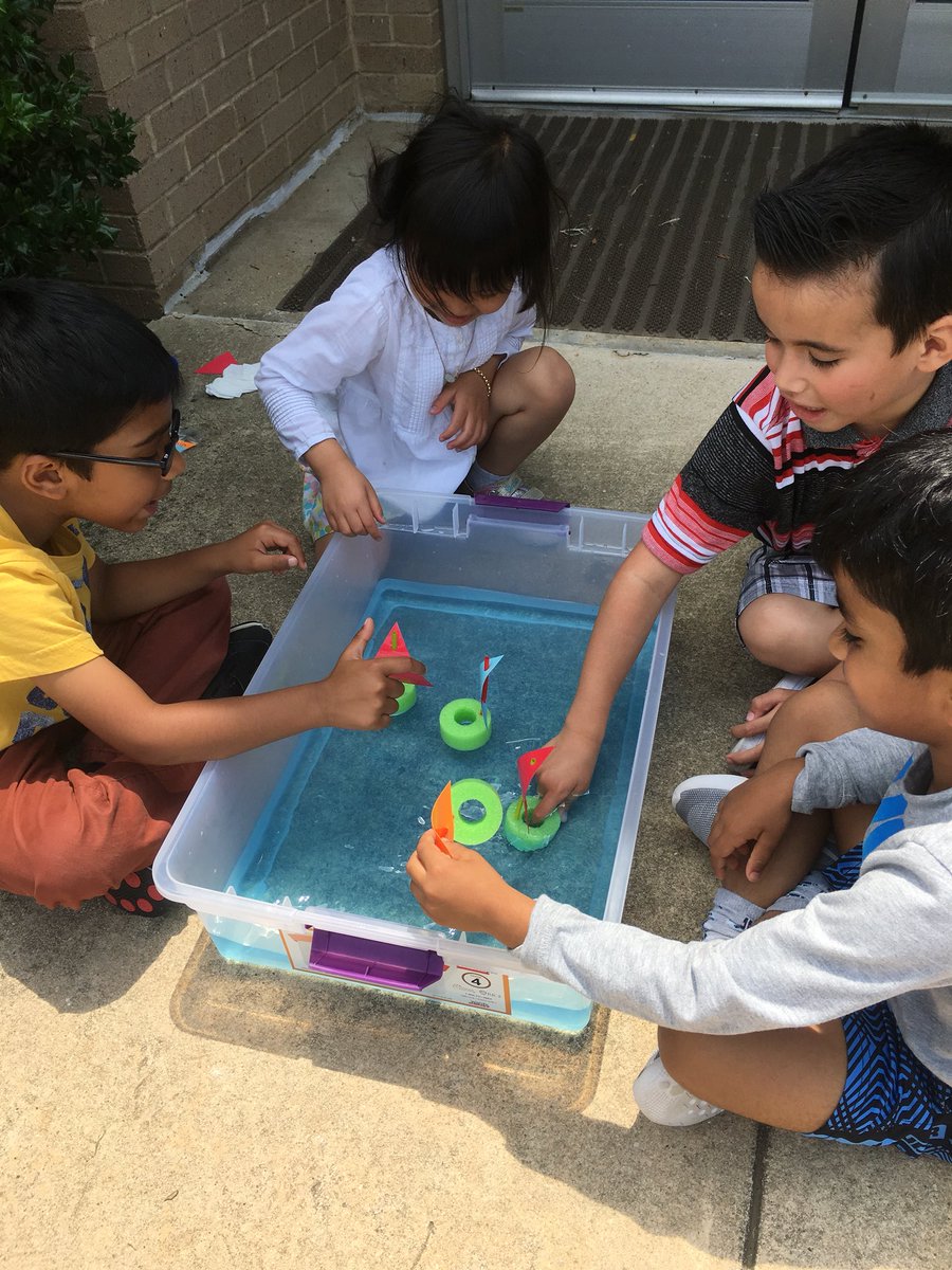 msprinceprek's tweet photo. Pre-k is ready to set sail in the ocean blue. ⚓️ We has so much fun building our boats and making wind to make them sail. #Polserproud #lisdprek https://t.co/fOsbVDG94m