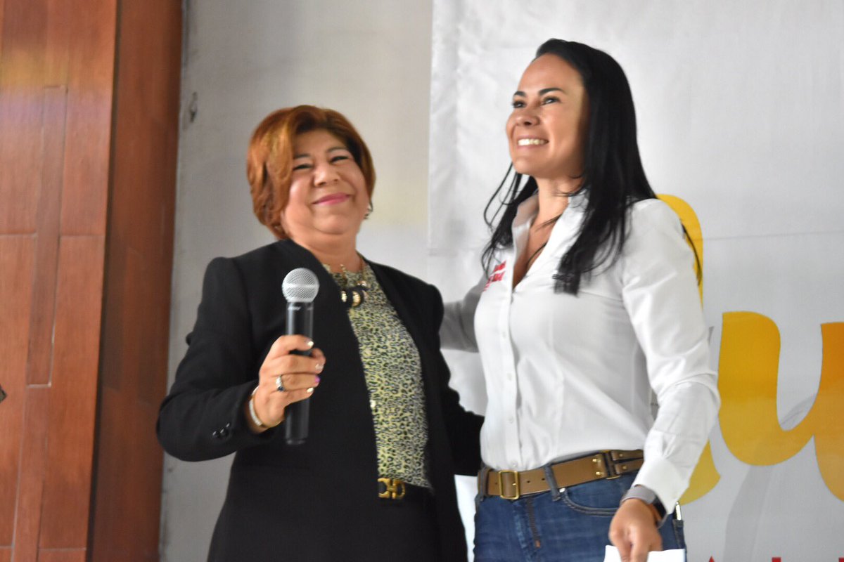 AlejandraDMV's tweet photo. Gracias #IrmaCano, por todo tu cariño, por tu entrega, por ser una mujer de una sola pieza. Sin mujeres como Ustedes, simplemente no habría mujeres como yo. #EnamoradademiEstado y agradecida con mi tierra. https://t.co/yXS6kOfoUd