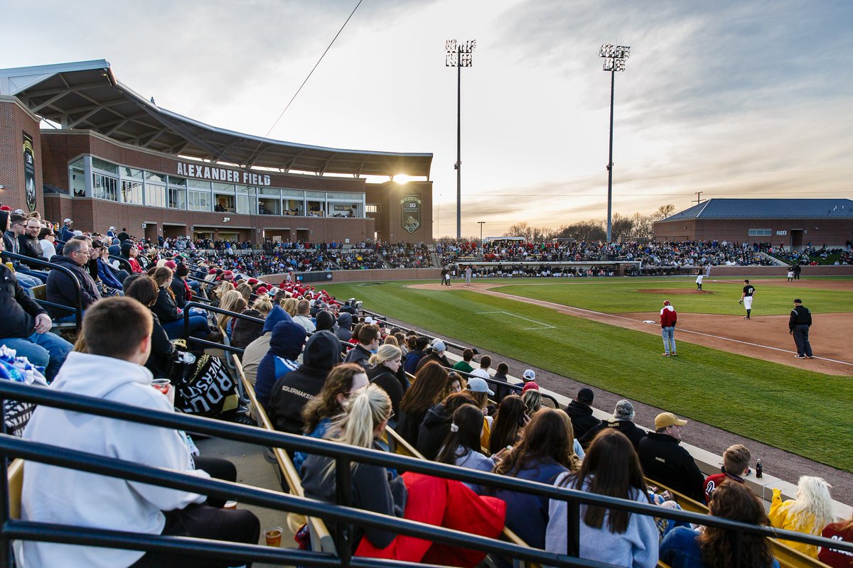 PurdueBaseball's tweet photo. Alexander is the home to the premier series in the Big Ten this weekend. #Purdue (31-18, 14-6 B1G) has its best team since 2012 & Michigan (32-16, 15-5 B1G) is also in the hunt for an NCAA Regional bid. #BoilerUp #PackAlex
📅 Thursday at 6pm // Friday at 7pm // Saturday at 1pm https://t.co/Aqr9JjgFEb