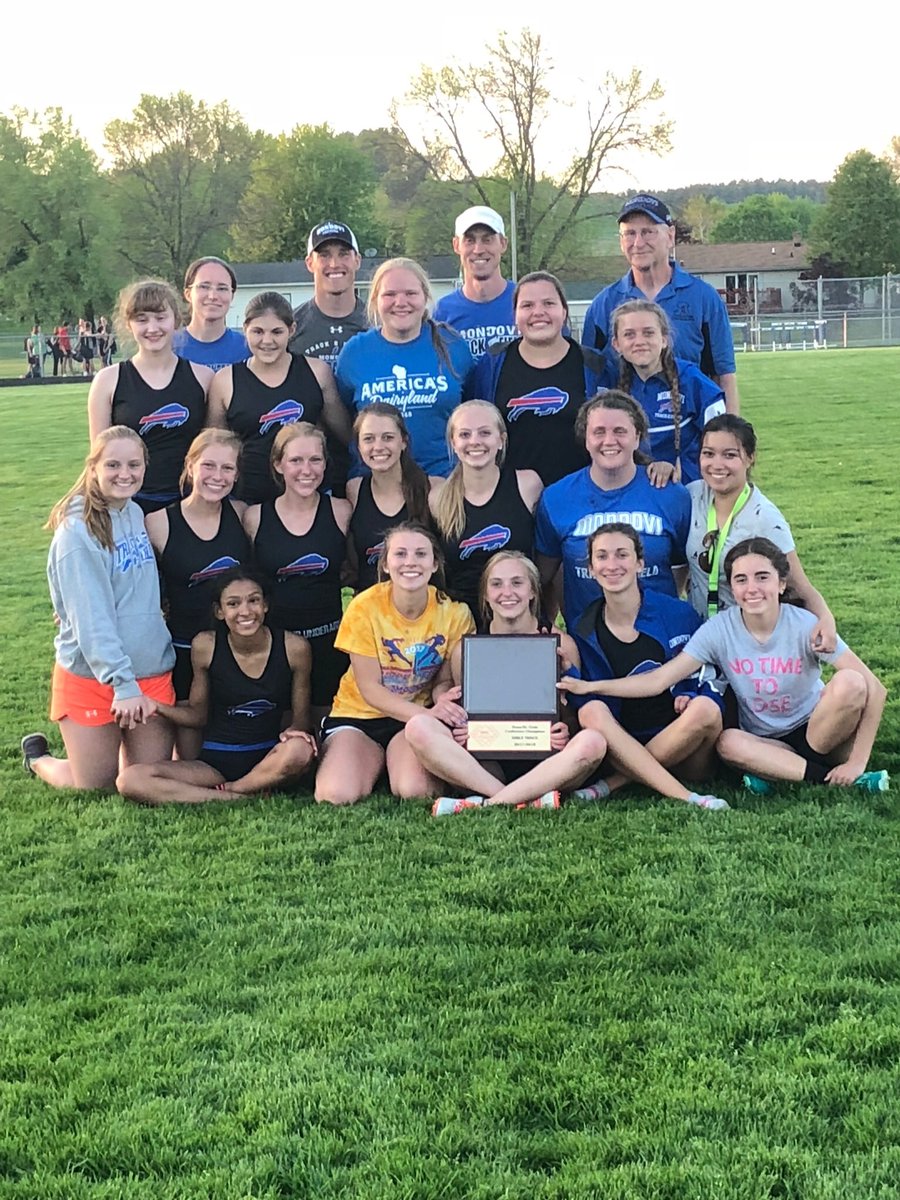 It came down to the wire, but these ladies pulled out a DSC Conference title by 2 points! Every ounce of will, determination, focus, and competitiveness was needed! Congrats ladies!! #dovitrack #heartofachampion