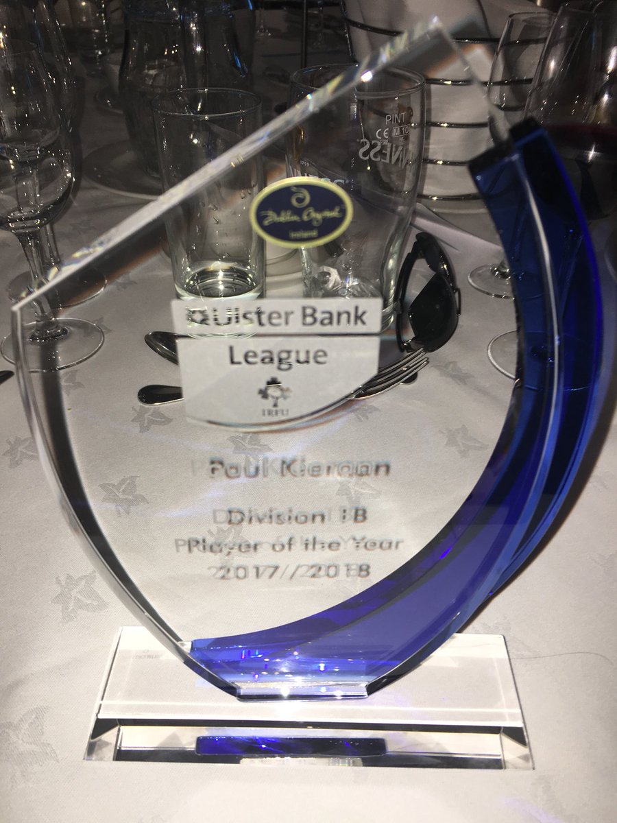 Huge congratulations to @UCCRFC player @PaulKiernan2 on his @UlsterBankRugby #Div1B Player of the Year award tonight at the #UBLAwards18 #UniversityRugby #IURU 🎓🏉