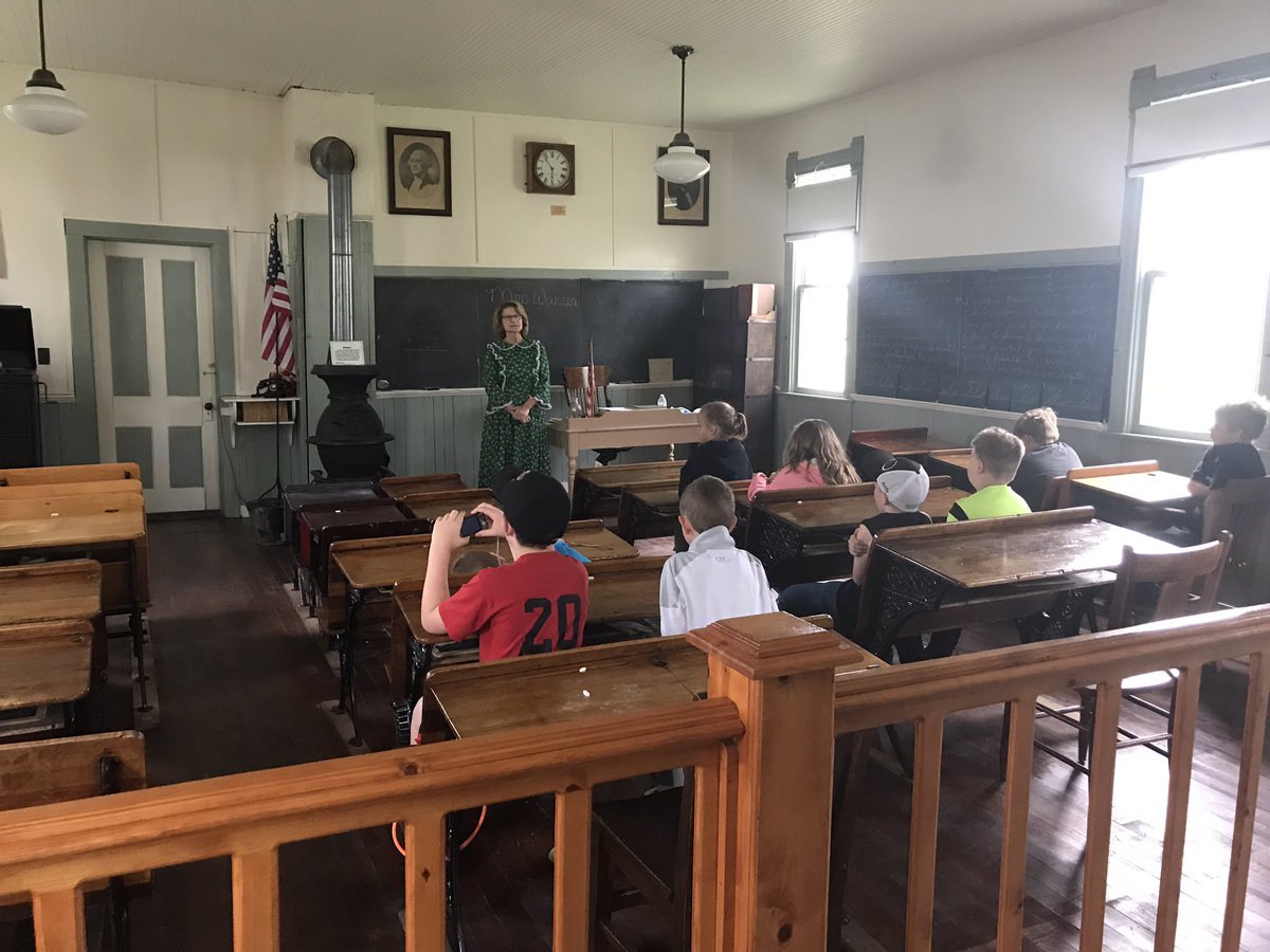 MrsTGradeThree's tweet photo. ABES 3rd Grade visited Bonanzaville today. Great day of learning about the region's history! @LilCougarElem https://t.co/UyFk8oPYZI