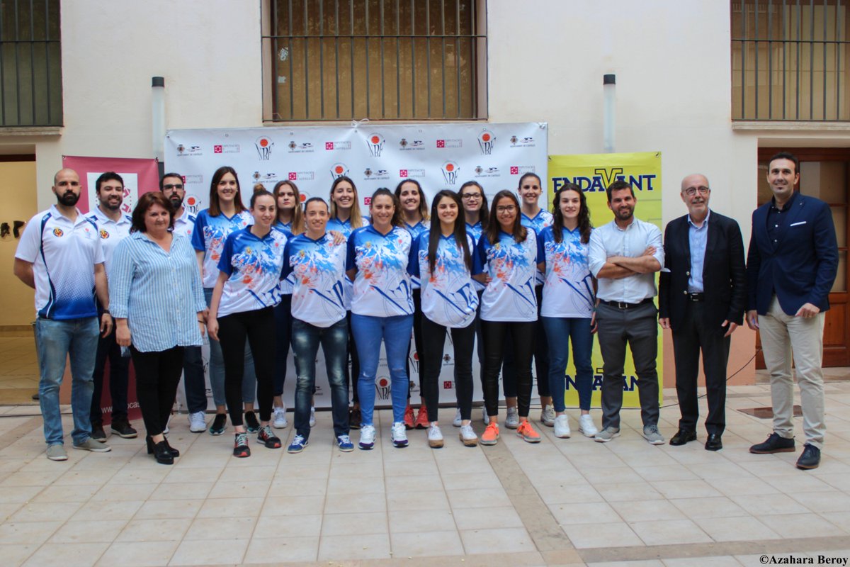 NBF_Castello's tweet photo. Hoy se ha presentado la Fase Final de la 1º División Nacional que se celebrará este fin de semana en Grapa. Recuerda que nuestras chicas juegan el sábado a las 20:00h. ¡Os esperamos a todos! 💙 #AmuntNou #AraSí https://t.co/bnN5lcA11T