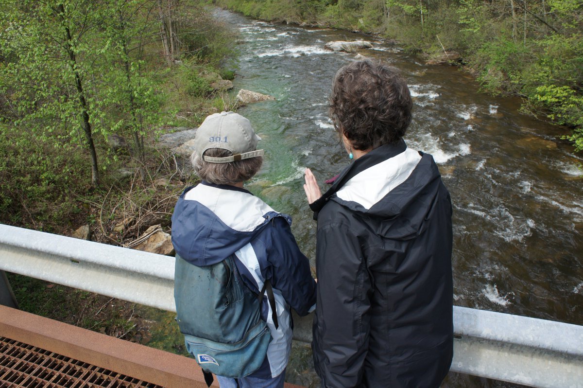 PSUEarth's tweet photo. The annual #ShaleNetwork workshop is under way at #PennState, bringing together academia, industry, government and watersheds groups over water quality in the #MarcellusShale region. A morning field trip featured a mock spill event on Black Moshannon Creek @BrantleyPSU https://t.co/STWZHOm0kf
