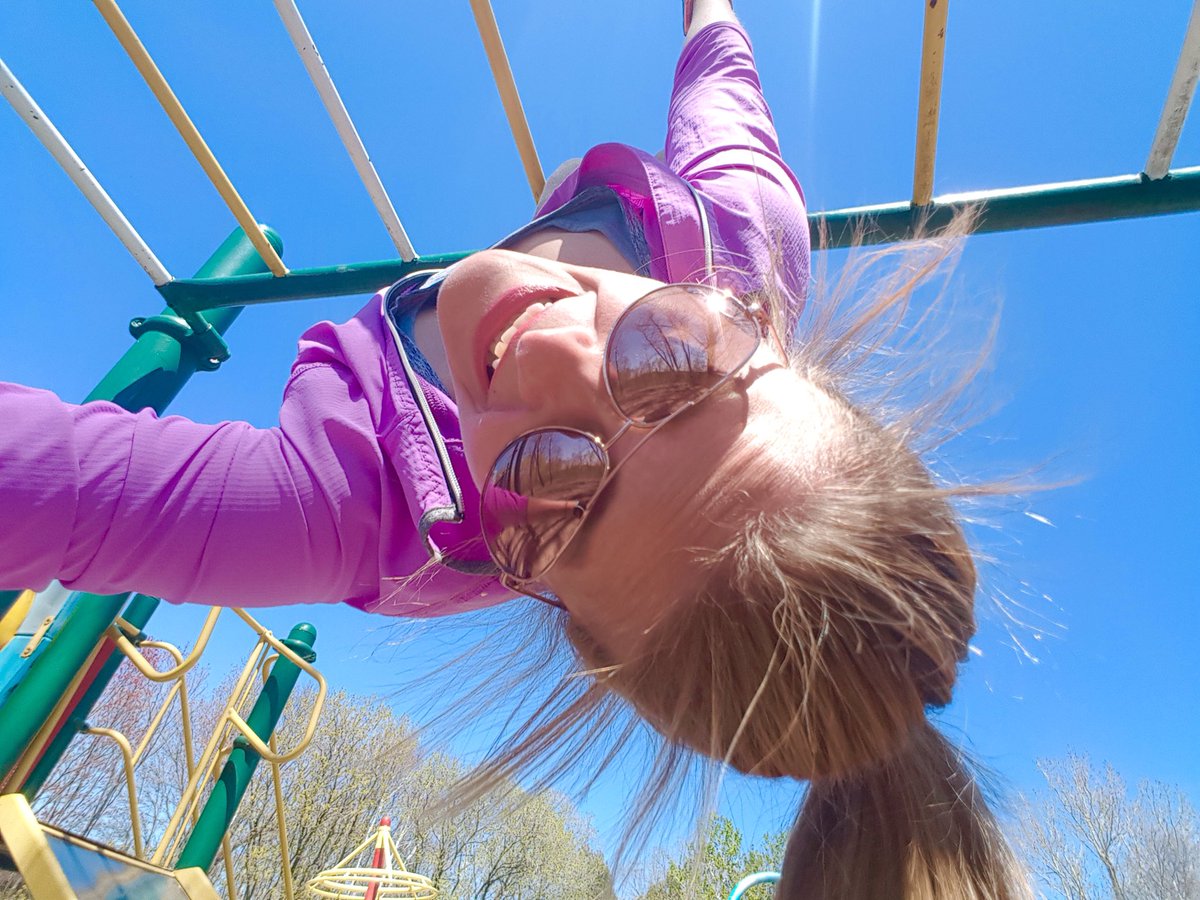 HeyItsMeMissJT's tweet photo. Just hanging around. #fuzzlightyear #monkeybusiness #bodyweightworkout #weightsareforwinter #outdoorfitness #playgroundworkout ☀️🐒☀️ https://t.co/8xmzfT2qLL