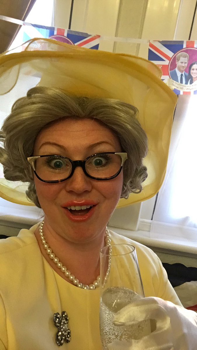 Gingercupcake10's tweet photo. Just trying on my outfit for the wedding....#RoyalWedding2018 #itsthequeen #HarryandMeghan #twomoresleeps #PrinceHarry #londoncabaret https://t.co/UfeyJDFM8T