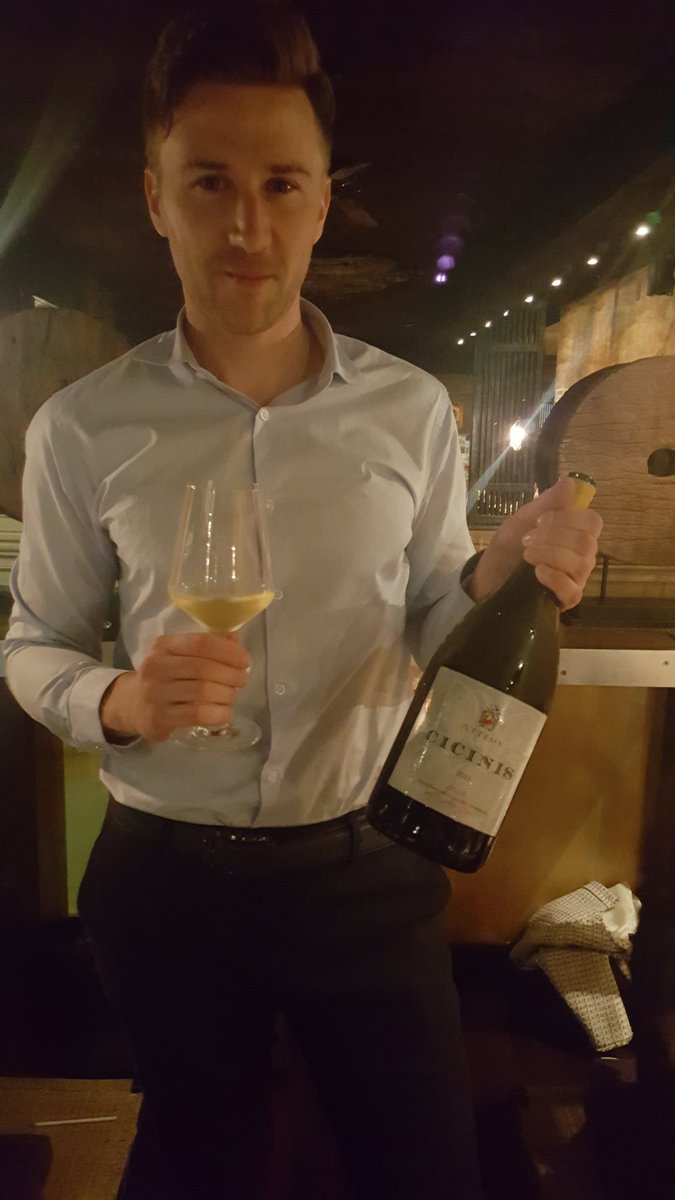 #Cicinis #Attems, frutto della #Ponca: la luce del #GolfodiTrieste inonda le uve di #SauvignonBlanc e le fa maturare per un #vino che regala un'esplosione di sapori intensi e dalla grande sapidità, quasi marina. #AttemsTasting #FingersRestaurants