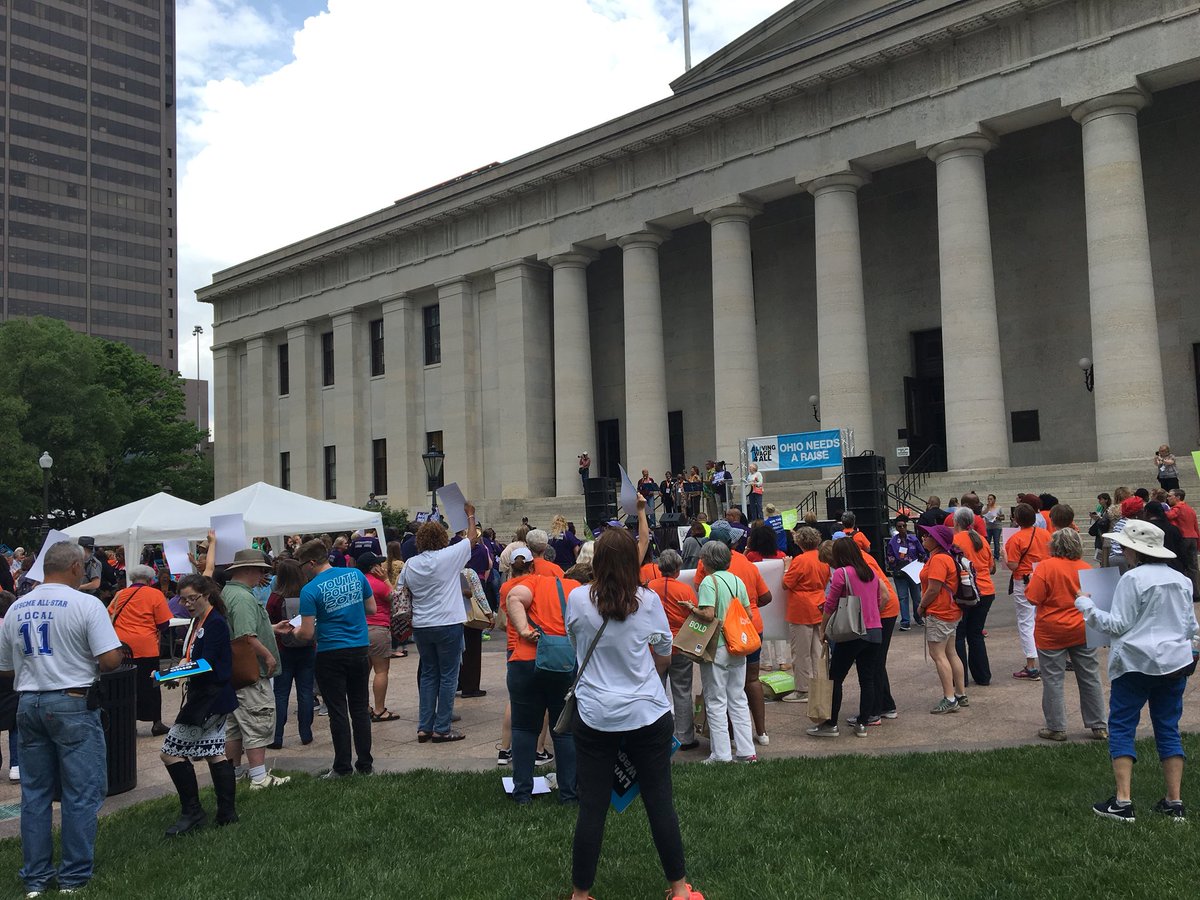 OhioSierraClub's tweet photo. #LivingWage4All #fighfor15 #OhioNeedsARaise https://t.co/zsma6yjDOo