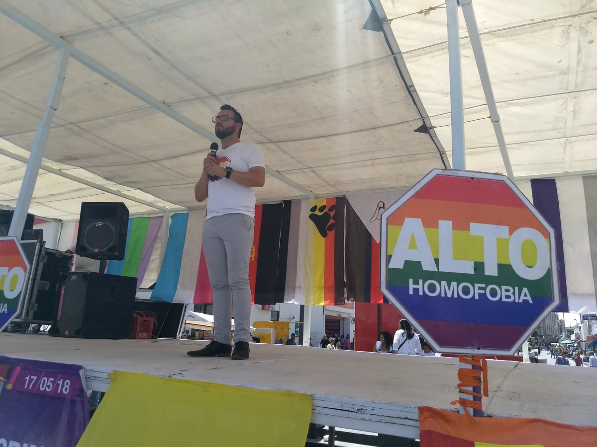 CiudadJrzGLBT's tweet photo. #MoradovsHomofobia en #CiudadJuárez @CEDHChihuahua https://t.co/mvbWRrTica