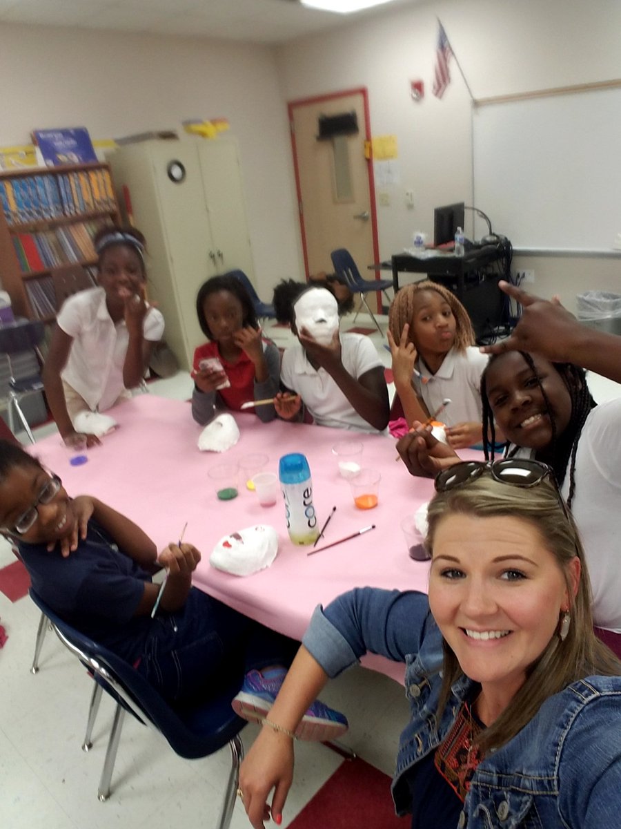 brookebarrett07's tweet photo. Painting our masks at our last art club! So adorable!!! @McWhorterES @CFBISD @MzDenne https://t.co/0ilkVgiGtp