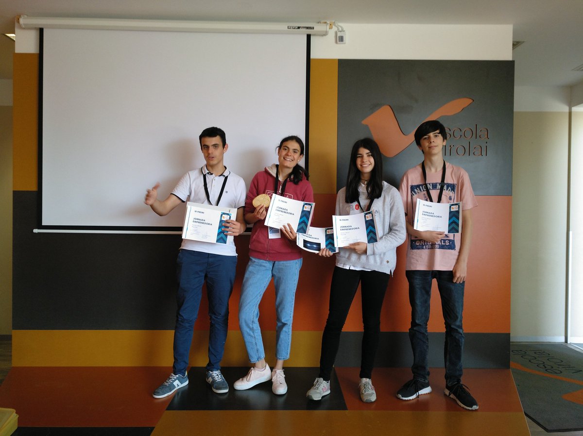 RieraM's tweet photo. @EscolaVirolai . Ja tenim el grup guanyador de la Jornada d' Emprenedoria ReYou#Emprenedoria18 https://t.co/K88ShZ6yCV