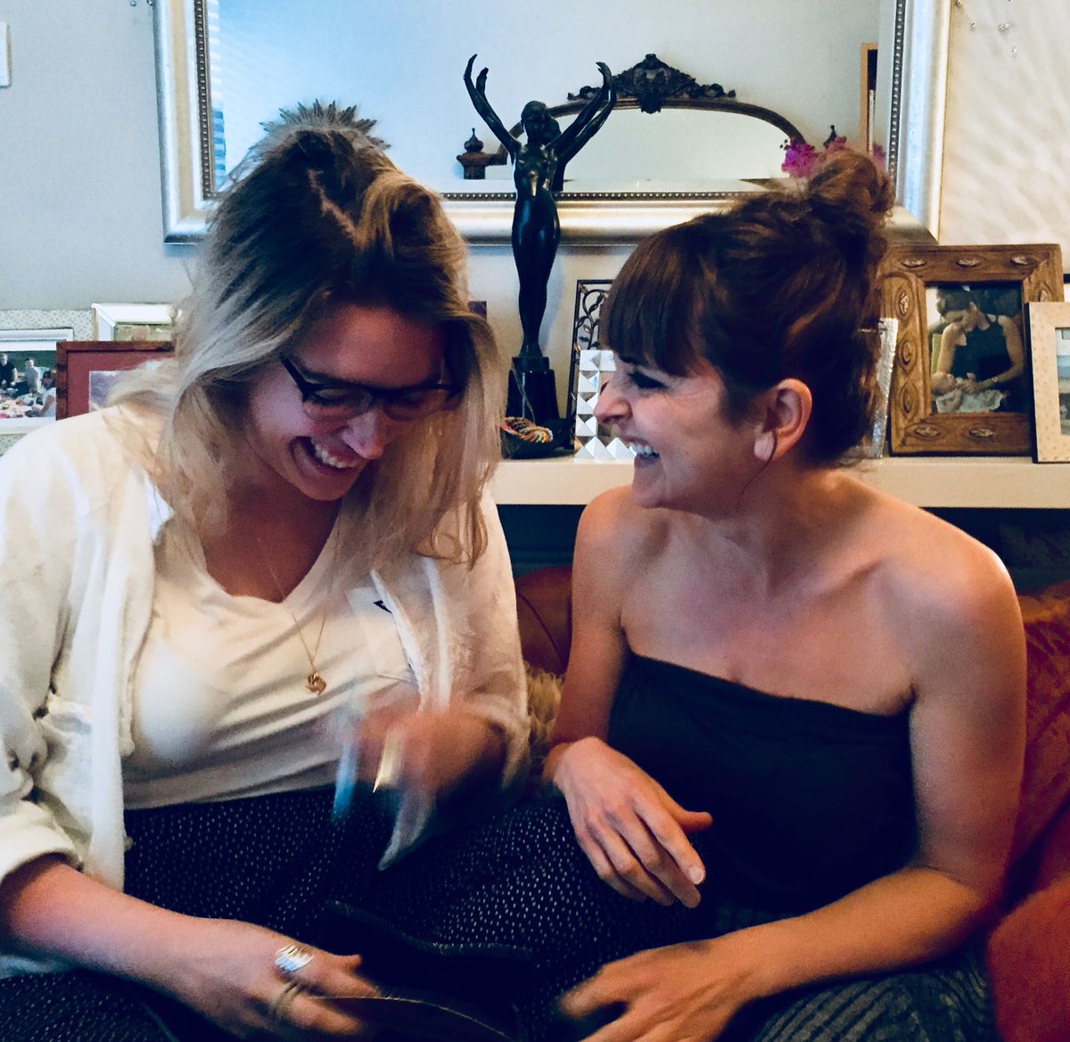 TracyWiles's tweet photo. Mild Hysteria after 3 hour first read & improvisation workshop of @JuliaCranney's powerful new 2 hander play #magma dir. @glynnesteele Come & see some extracts @arcolatheatre next Sunday 27th at 7:30 along with other new writing #Pen3 @PennyworthProd https://t.co/lxWHBdvHv9 https://t.co/oKZMDbcqHS